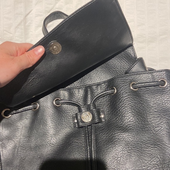 Matt & Nat Draw String Backpack - Picture 3 of 3